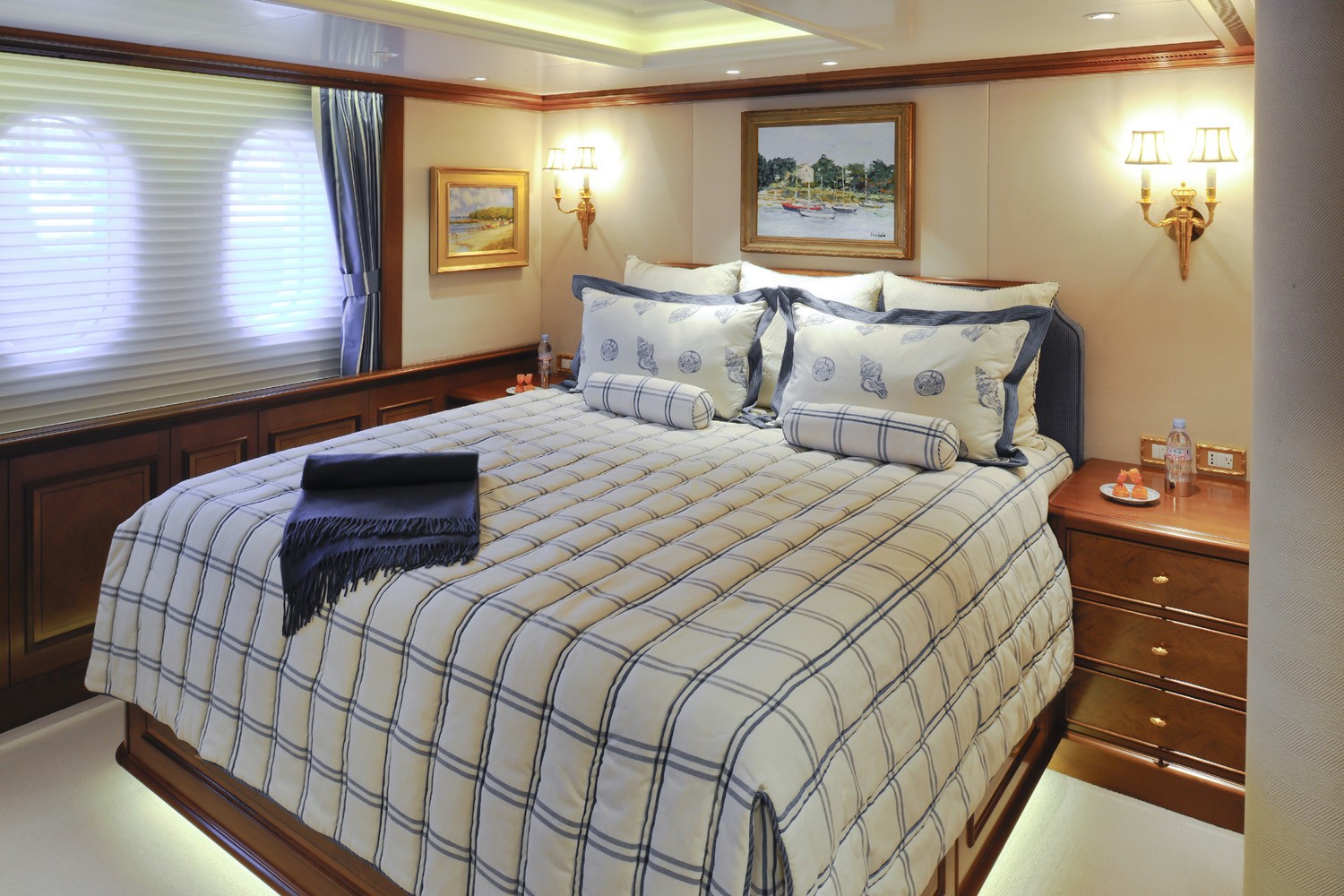 61M FULL CUSTOM Guest's Cabin Luxury Yacht Browser by